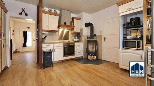 Zentrale Küche - Einfamilienhaus mit 204,00 m&sup2; in Klinken zum Kaufen