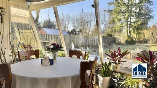 Blick vom Wintergarten - 