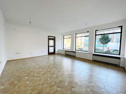 Gewerbe EG Verkaufsraum II - 