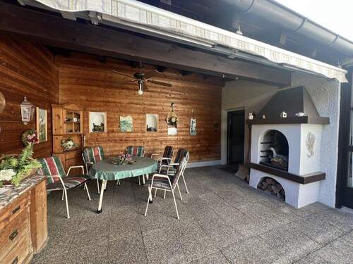 Freisitz - 1 Zimmer Mehrfamilienhaus, Wohnhaus in München