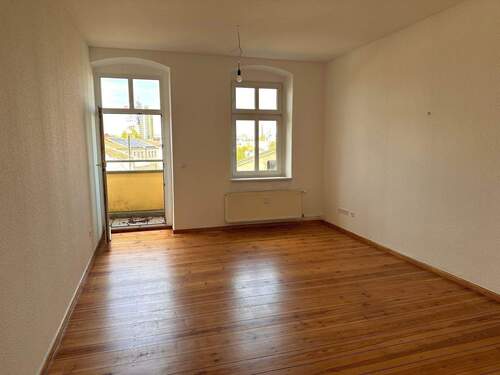 Wohnzimmer 01.JPG - Sehr schön aufgeteilte 2-Zimmer-Wohnung mit Balkondirekt im beliebten Samariterkiez!