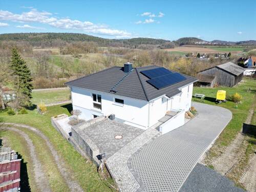 Luftbild - Energieeffizientes Wohnen im modernen Bungalow