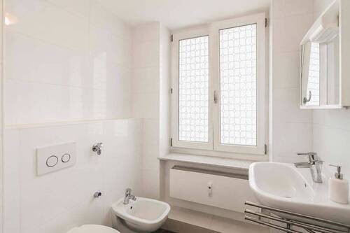 Badezimmer - Etagenwohnung mit 60,00 m&sup2; in München zum Kaufen
