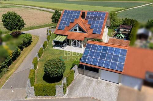 Außenansicht - Familienfreundliches Einfamilienhaus mit Smart-Home, Heimkino & Wellness in naturnaher Randlage