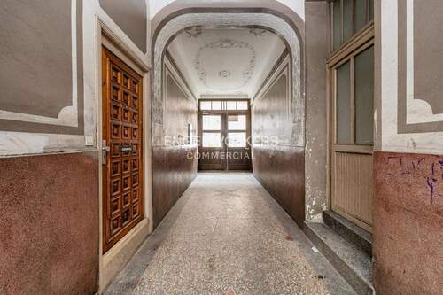 Eingangsbereich - Gepflegtes Wohn- und Geschäftshaus im 'Sprengel-Kiez'