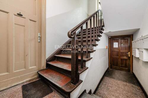 Treppenhaus - Einfamilienhaus zum Kaufen in Berlin