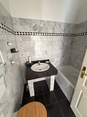 Modernes Badezimmer - 