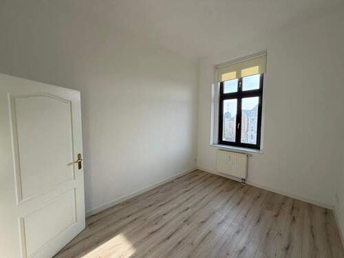 Helles Zimmer mit Fenster - 
