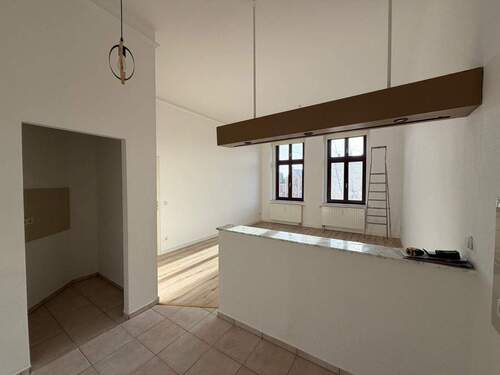 Moderne Wohnung mit Balkon - 