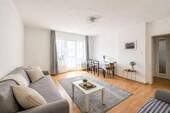 Wohnbereich mit Balkon - Freiwerdend & effektiv geschnitten - Attraktive 2-Zimmer-Wohnung in zentralem Pempelfort mit Balkon!
