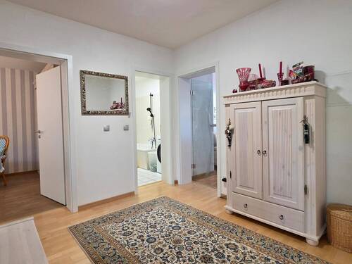 Flur - 3 Zimmer Etagenwohnung zum Kaufen in Coburg