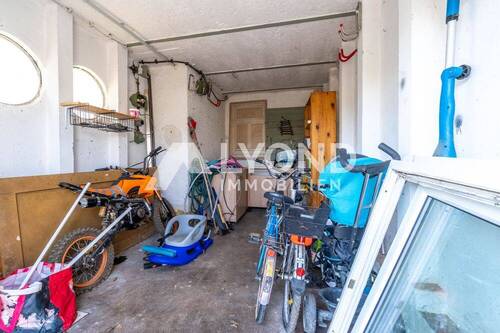 Garage - 