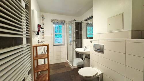Tageslichtbad mit Dusche - 