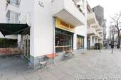 Vor dem Haus - 