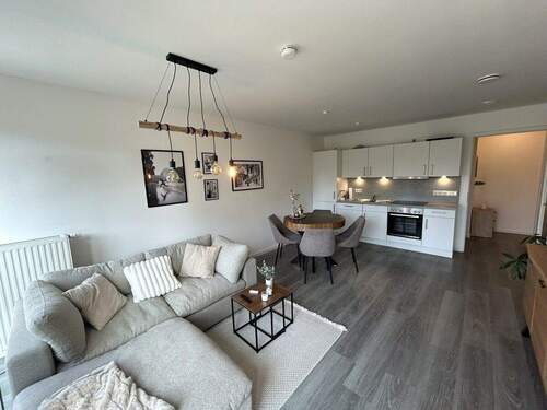 Wohnzimmer - 2 Zimmer Etagenwohnung zur Miete in Oldenburg (Oldenburg) / Nadorst