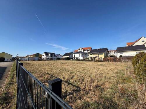 Blick auf das Grundstück - Grundstück zum Kaufen in Markranstädt