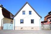 HAUSANSICHT - Do it yourself ! - 237.500,00&nbsp;EUR Kaufpreis, ca.&nbsp; 111,60&nbsp;m&sup2;&nbsp;Wohnfl&auml;che