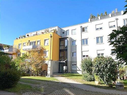 Hauseingang Euckenstraße 24 - Ruhig & gemütlich Wohnen in guter Lage