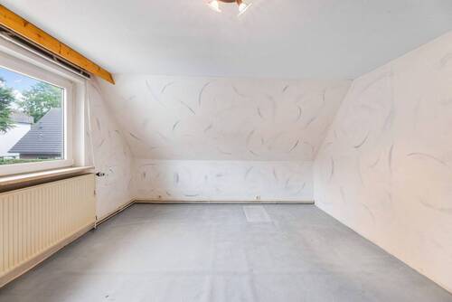 Altbau: Schlazimmer 2 im OG Ansicht 2 - 