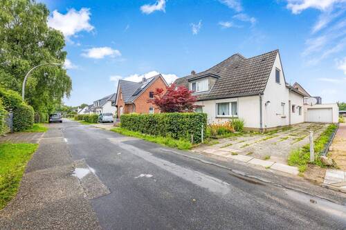 Außenansicht Eingang Neubau mit Garage - 9 Zimmer Mehrfamilienhaus, Wohnhaus zum Kaufen in Hamburg / Farmsen-Berne