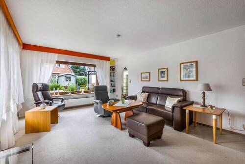 Neubau: Wohnzimmer Ansicht 2 - 9 Zimmer Mehrfamilienhaus, Wohnhaus in Hamburg / Farmsen-Berne