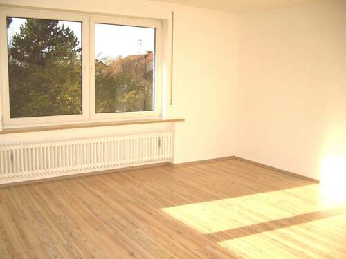 Wohnzimmer_2.JPG - Etagenwohnung mit 48,00 m&sup2; in Schrobenhausen zur Miete