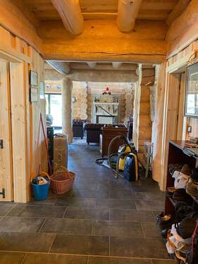 Eingang/Flur - 3 Zimmer Mehrfamilienhaus, Wohnhaus in Gollenberg