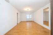 Wohnzimmer - virtuell leergeräumt - 2 Zimmer Etagenwohnung zum Kaufen in München
