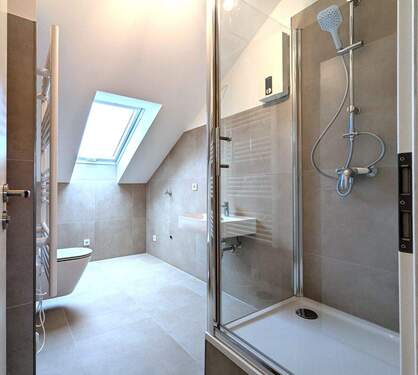 Badezimmer - Alles neu !!! 2 Zimmer Wohnung in Essen