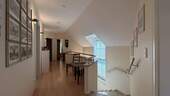 Flur im Dachgeschoss mit Geschosstreppe - 