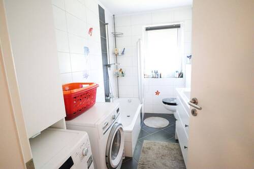 Badezimmer - Etagenwohnung mit 85,00 m&sup2; in Stuhr zum Kaufen