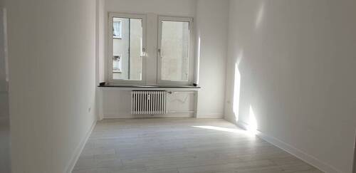 kleiner Raum zur Strasse.jpg - 