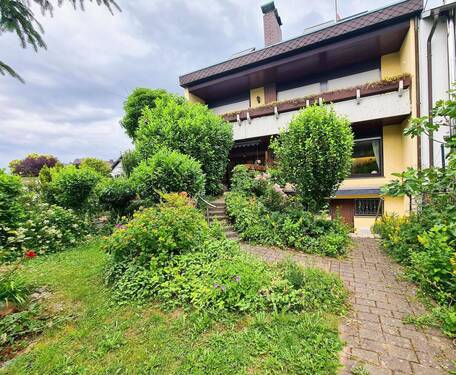 Rückansicht - Mehrfamilienhaus, Wohnhaus mit 215,00 m&sup2; in Ettlingen zum Kaufen