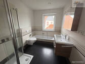 modernes Badezimmer - 