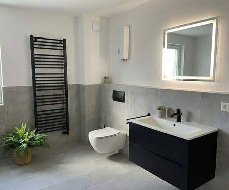 Bad - Etagenwohnung mit 98,00 m&sup2; in Radeberg zum Kaufen