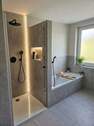 Dusche und Wanne - 