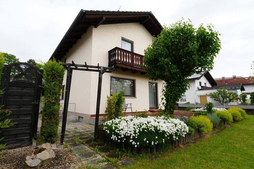 DSC00567.JPG - renovierungsbedürftiges Einfamilienhaus in schöner zentralen Lage - 799