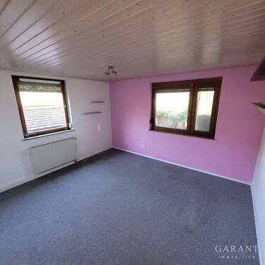 Schlafzimmer EG - Mehrfamilienhaus, Wohnhaus mit 175,00 m&sup2; in Leonberg zum Kaufen