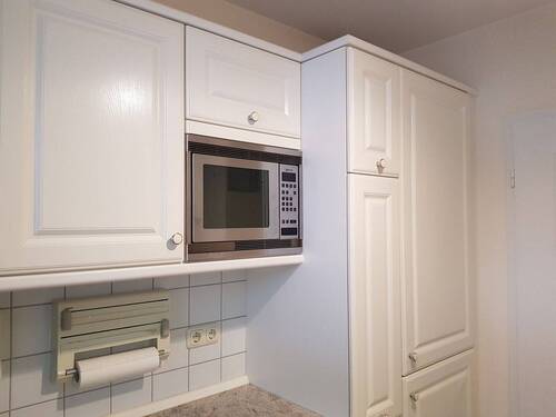 Küche mit Kühlschrank - 