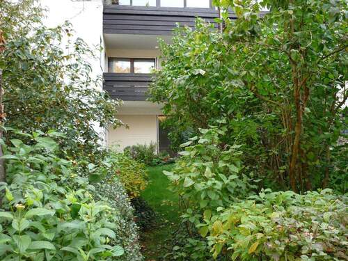 Ansicht von der hinteren Seite - 3 Zimmer Etagenwohnung in Karlsfeld