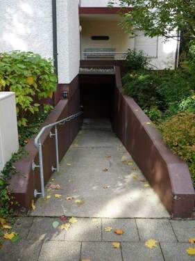 Auffahrt / Rampe Keller - 