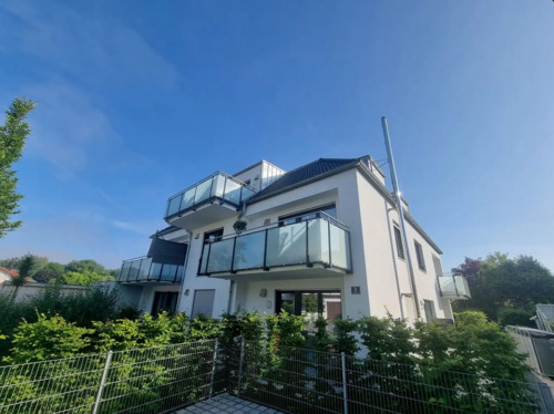 Außenansicht.png - NEUMANN - Neuwertige & hochwertige 2ZKB im DG in ruhiger Toplage - Mit E-Anschluss am TG-STP!