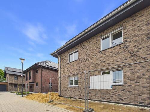 WWW.BOUWENS.DE - 4 Zimmer Doppelhaushälfte in Gangelt / Langbroich