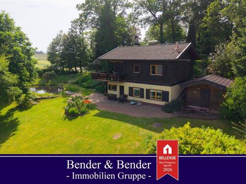 Luftbild - Absolute Wohlfühloase - Ferienhäuschen mit wunderschönem Fernblick, Schwimmteich und Sauna in ruhiger Randlage!