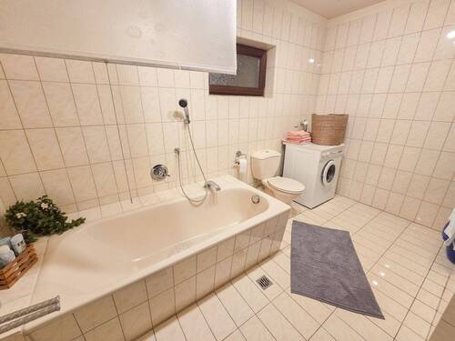 Bad Einliegerwohnung KG - 