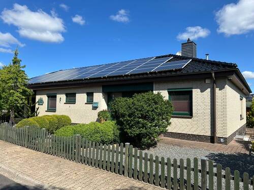 Straßenansicht - Hochwertiges Einfamilienhaus in Sackgassenlage