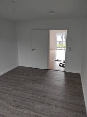 Wiesengrund_2_Foto_1 - Mehrfamilienhaus, Wohnhaus mit 82,60 m&sup2; in Sundhagen zur Miete