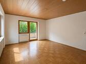 Wohnzimmer - Viel Platz zum Wohlfühlen - mit großem Balkon, Einbauküche und separatem WC