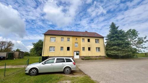 Gebäudeansicht - 1 Zimmer Mehrfamilienhaus, Wohnhaus zum Kaufen in Leizen