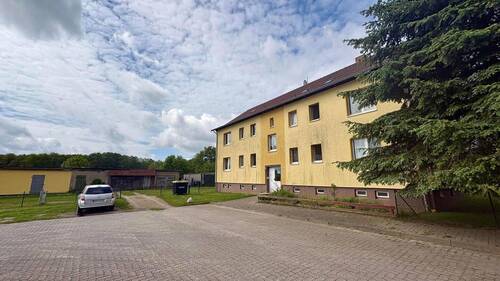 Straßenansicht - 1 Zimmer Mehrfamilienhaus, Wohnhaus in Leizen